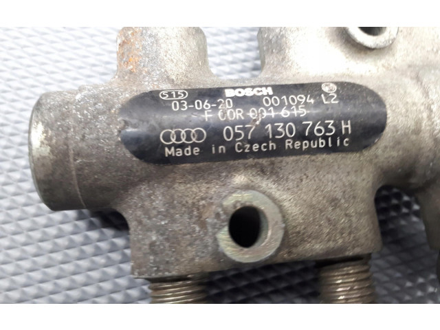 Vstřikovací lišta 057130763h Audi A8 S8 D3 4E