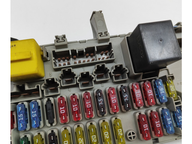   Pojistková skříňka YQE000070, YWC104500   MG ZS 2003