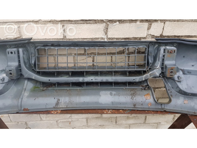 Передний бампер