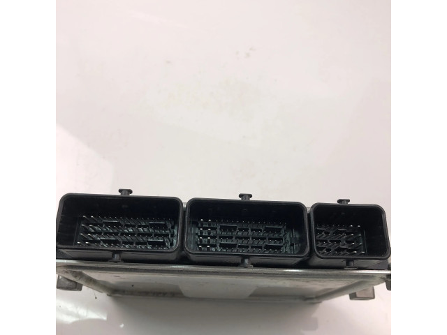 Блок управления двигателя 237102982S   Renault Clio IV