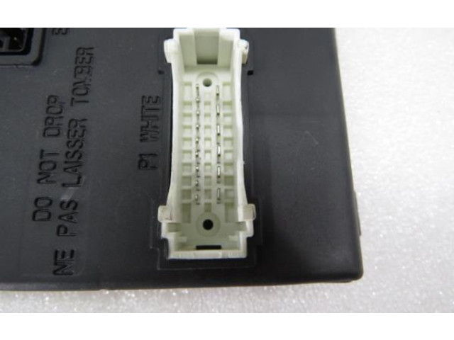 Блок комфорта 8201013757, U118522007F   Dacia Sandero   