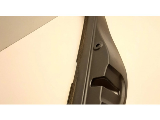 Другая деталь салона