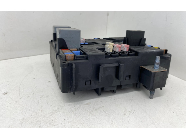 Блок предохранителей 32212298 Volvo XC90