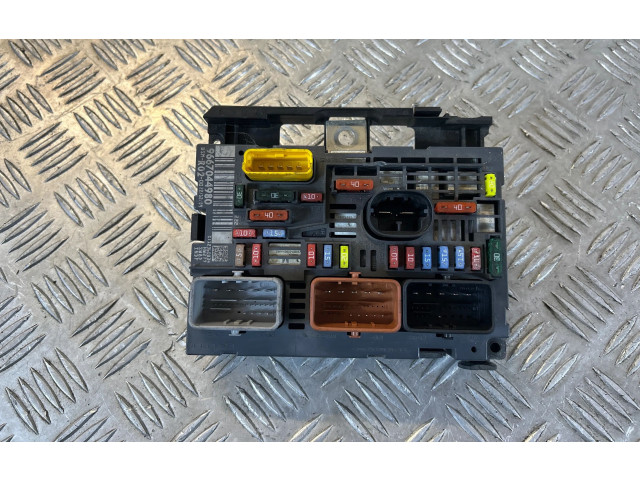 Pojistková skříňka 9667044980 Peugeot 5008 2009