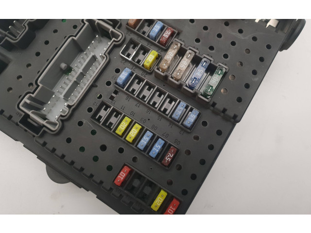 Блок предохранителей 8676391, 12217799   Volvo XC90    