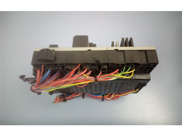 Блок предохранителей 8645364   Volvo S80    