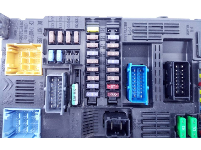 Pojistková skříňka Řídící jednotka BSM 983070768000 Citroen Berlingo 2019