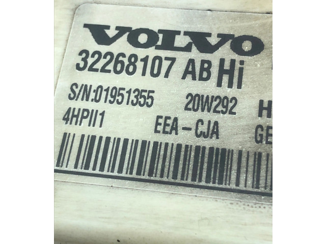 Блок комфорта 32268107 Volvo XC40