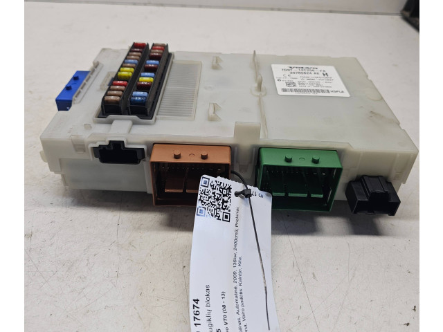 Блок предохранителей 31254535AA Volvo V70
