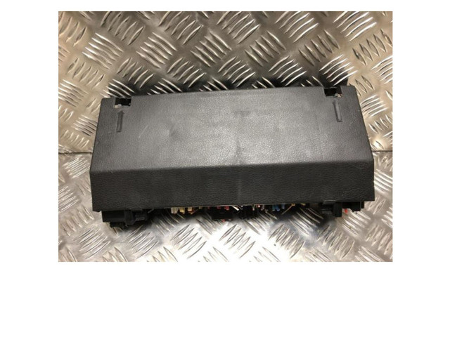 Ящик предохранителей (комплект)    Renault Clio I