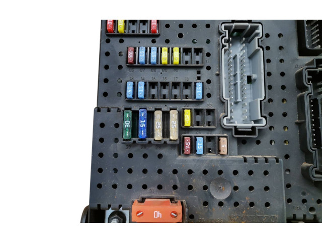 Блок предохранителей 30728512, 28017881   Volvo XC90    