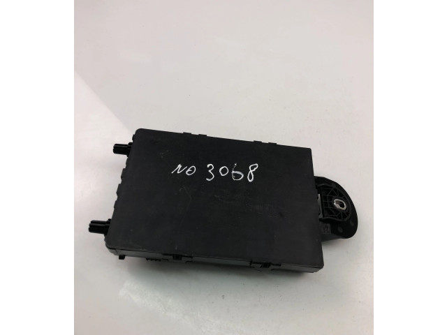 Блок предохранителей  32209198, NO3068   Volvo XC90    