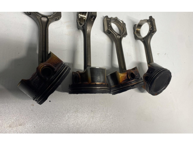 Píst G4LC KIA Venga