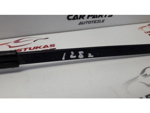 Ножка стеклоочистителей лобового стекла