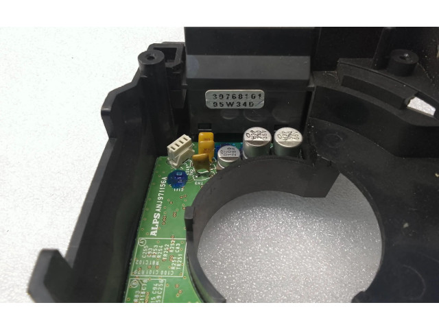 Ручка стеклоочистителей 30768101 Volvo XC90