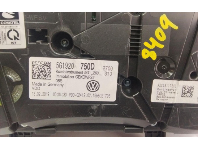Панель приборов 5G1920750D   Volkswagen Golf VII       