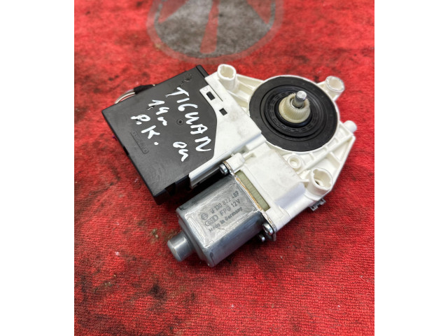 Zpětné zrcátko  Volkswagen Tiguan 2014  5N0959701F, C03377100  