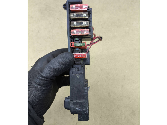 Блок предохранителей  2115452601   Mercedes-Benz ML W164    