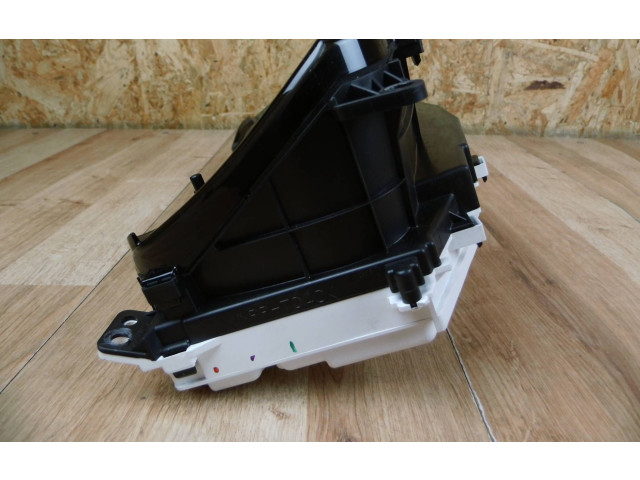 Přístrojová deska  Toyota Corolla E210 E21 2021 83800  