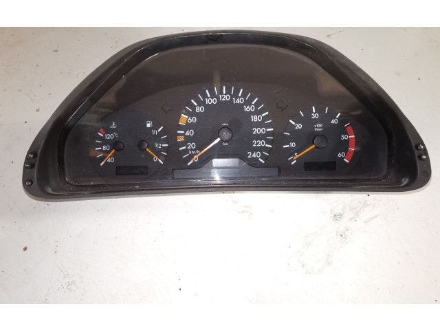 Přístrojová deska Mercedes-Benz E W210 2001 2105401448