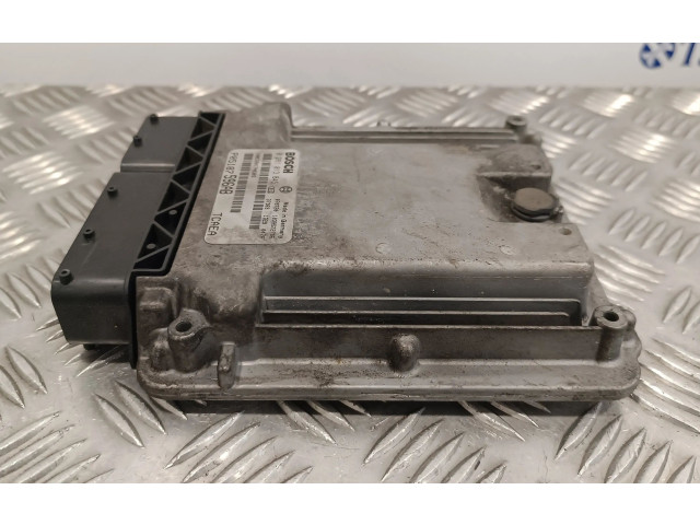 Блок управления двигателя 0281013845, 1039S20427 Jeep Patriot