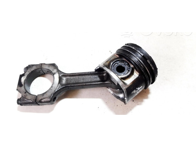 Píst Alfa Romeo 156 pro naftový motor 1.9