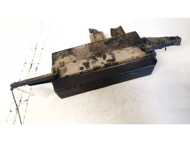 Pojistková skříňka KIA Carnival 2008