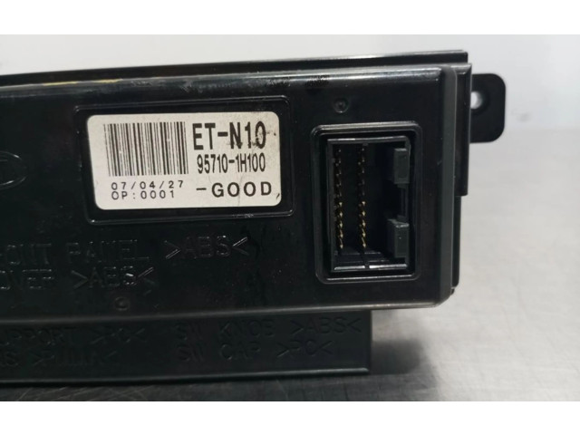 Дисплей    957101H100   KIA Ceed