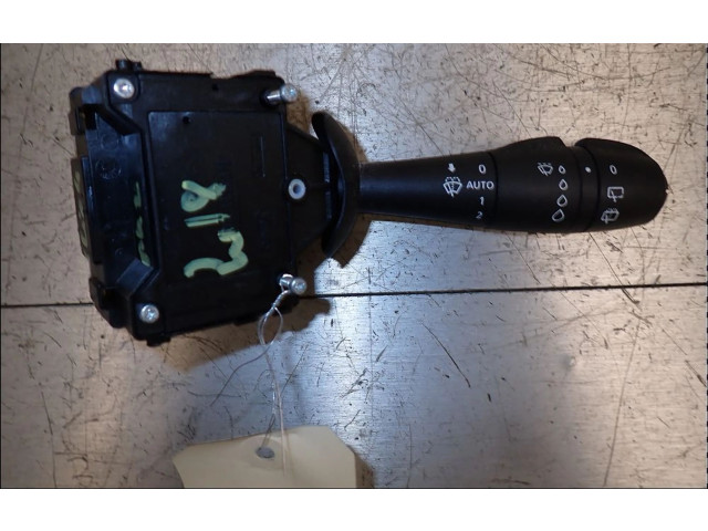 Ручка стеклоочистителей 8201168016   Renault Clio IV