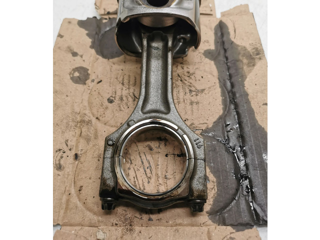 Поршень 8598757 BMW X3 G01