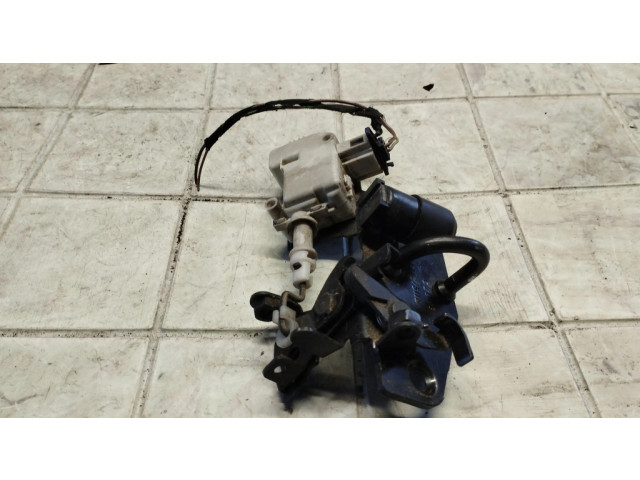 Замок задней крышки