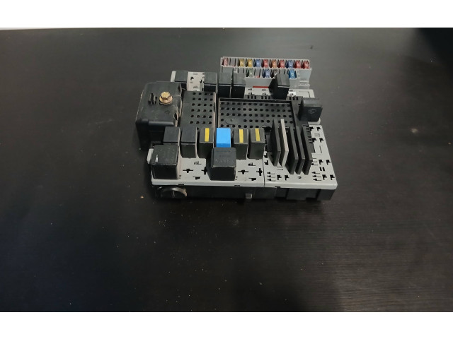 Блок предохранителей    8645729   Volvo V70