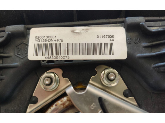 Подушка безопасности водителя 8200136331   Renault Trafic I