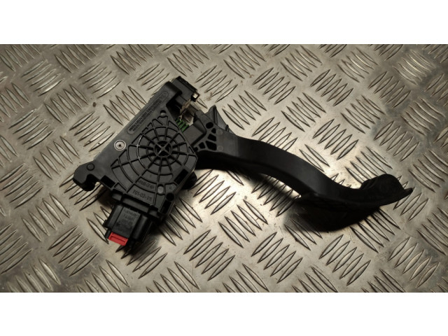 Педаль акселератора