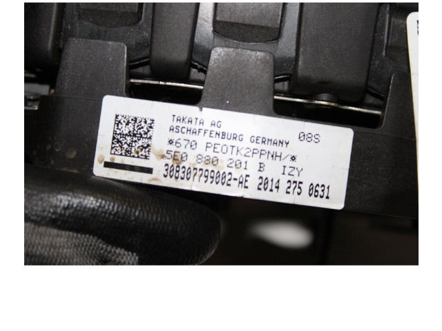 Подушка безопасности водителя 5E0880201B   Skoda Octavia Mk3 (5E)