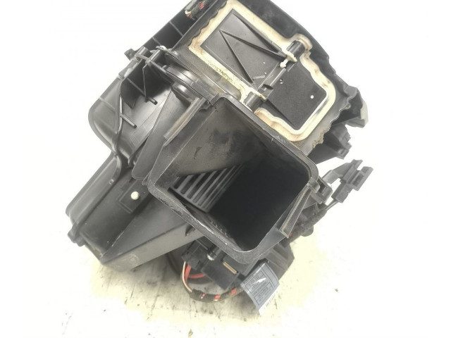 Pojistková skříňka Вентилятор печки 9248171 BMW 5 F10 F11 2016