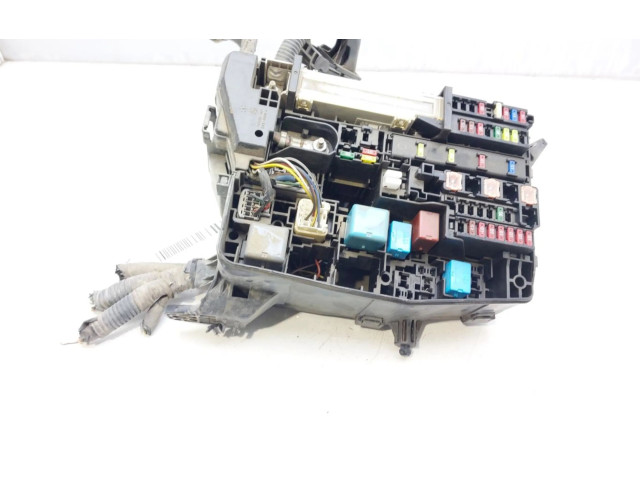 Pojistková skříňka 8274102050 Toyota Corolla E140 E150