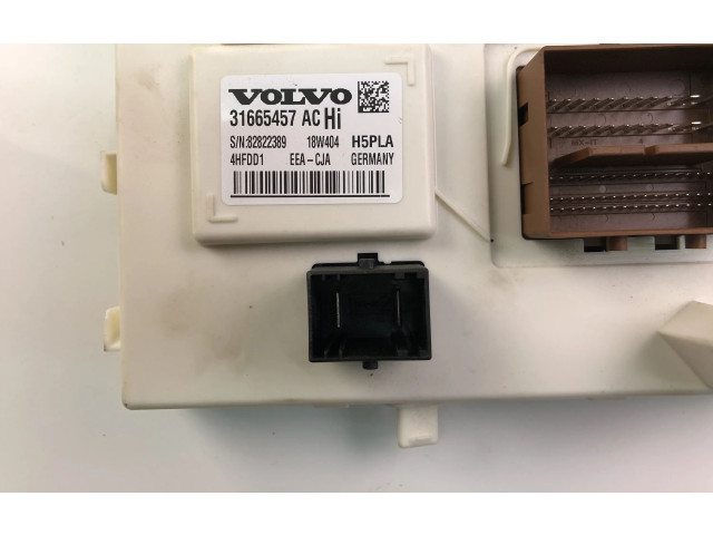 Блок предохранителей  31665457AC   Volvo XC40    