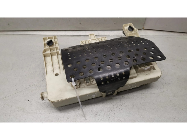 Блок предохранителей 4M5T14A073BH   Ford Focus    