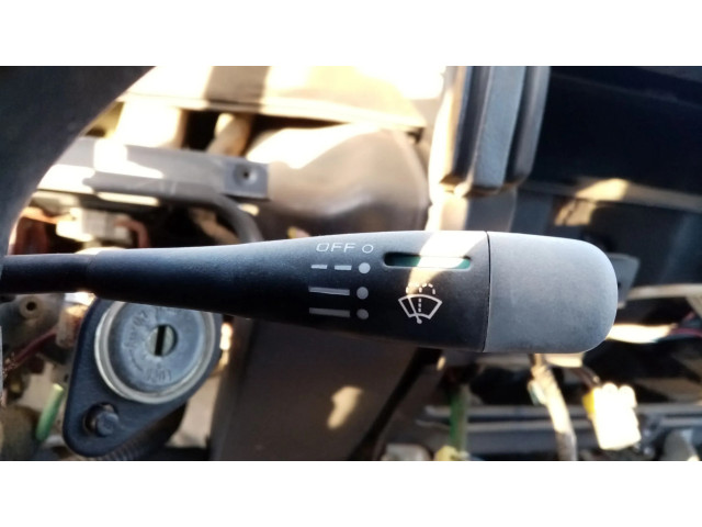 Ручка стеклоочистителей 2526044F00 Nissan Patrol 260