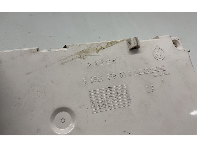 Панель приборов 1H0919861G Volkswagen Golf III