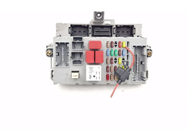 Блок предохранителей 406626   Lancia Delta    