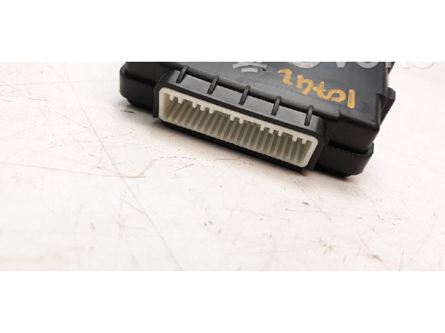 Блок управления 99910J7400   KIA Xceed