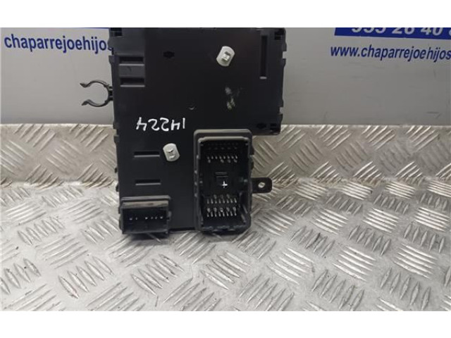 Pojistková skříňka 919544D2700K KIA Carnival 2009