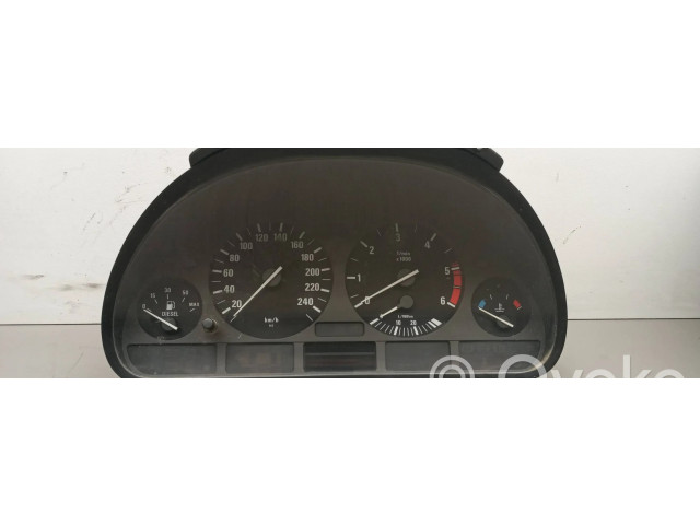 Přístrojová deska BMW 5 E39 1997 62118372357, 110008735