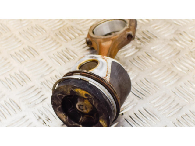 Píst 03L107065S Audi A6 S6 C7 4G pro naftový motor 2.0