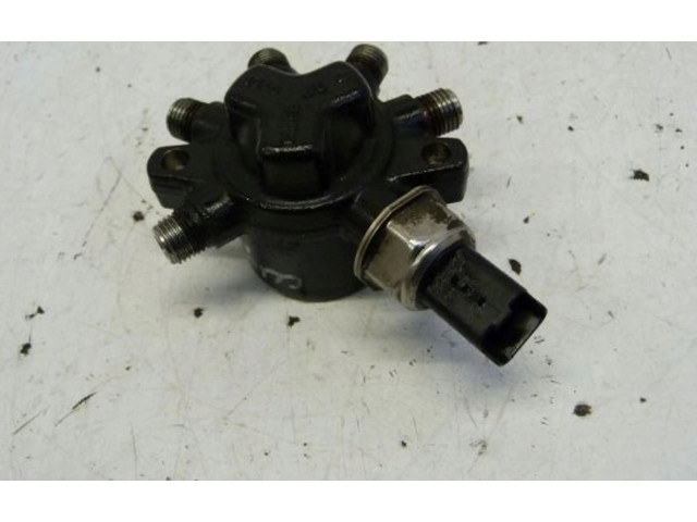 Топливная рампа 8200684034   Renault Clio III  