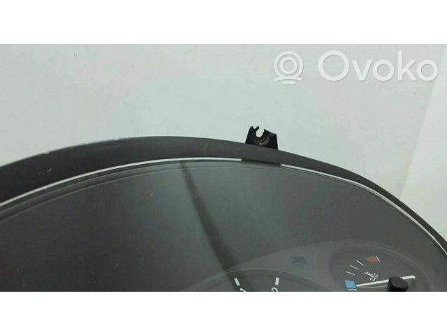 Přístrojová deska BMW 5 E34 1992 621108375040