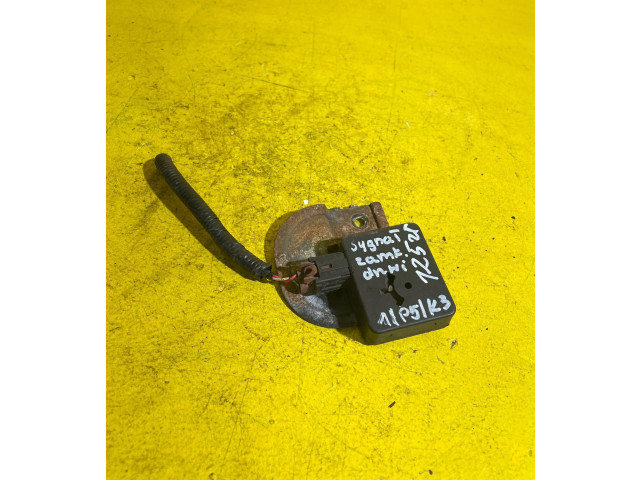 Zámek zadních dveří RZ4R1P2K8, 115KM Nissan Juke I F15 2012