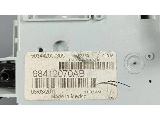   Pojistková skříňka 68412070AB   Jeep Cherokee 2019